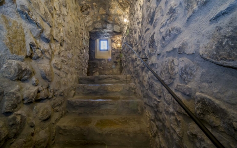 Escaleras de más de mil años a la zona de juegos